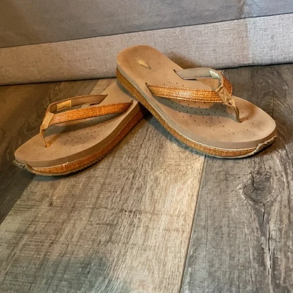 Very Volatile Woven Thong with low cork heel - Picture 3 of 3